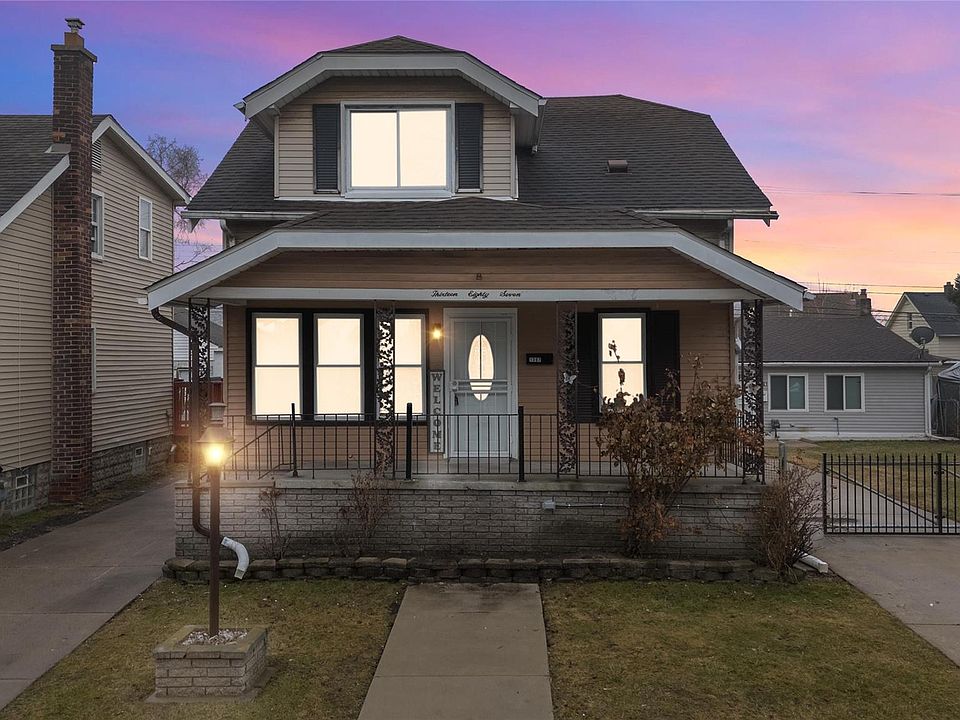 1st image of 1387 University Ave