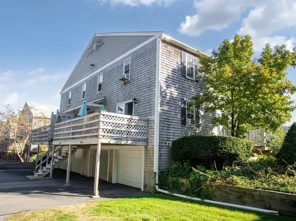 11 Village Dr #B, Bourne, MA 02532