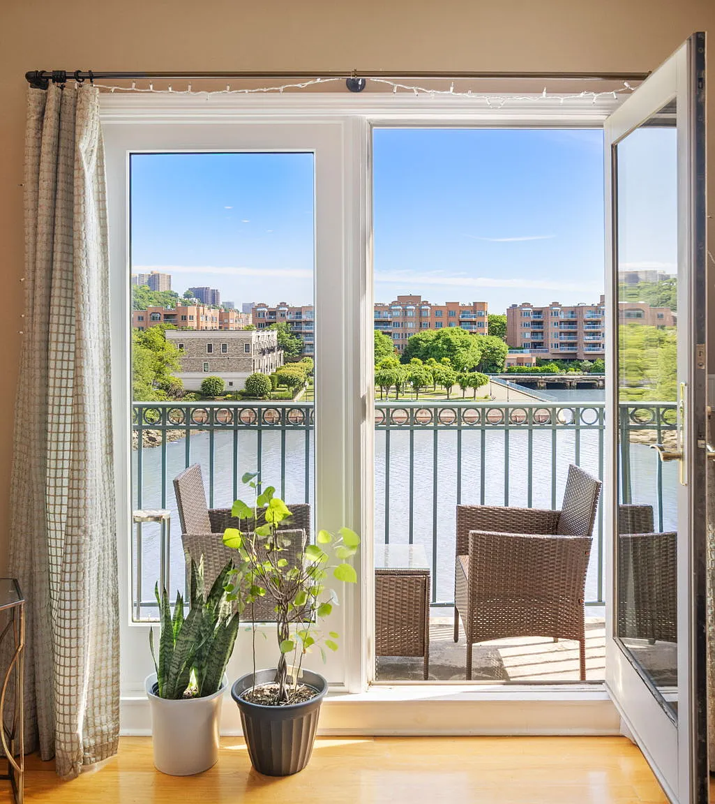 1 bed, $3,200 — Photo 2