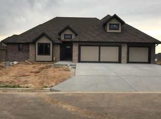 857 E Edenmore Cir, Nixa, MO 65714
