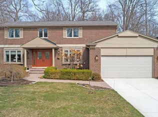 2116 Lancer Dr, Troy, MI