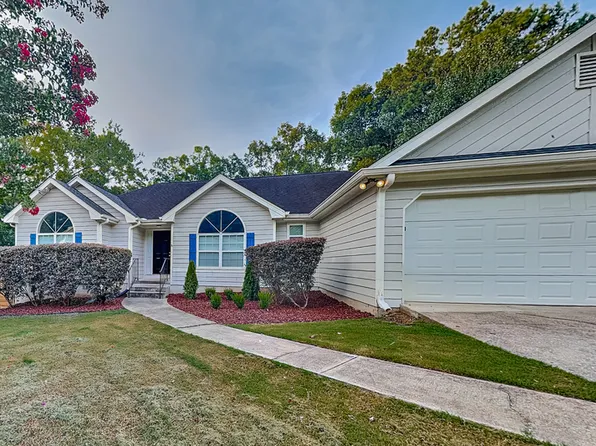 985 Crystal Water Dr, Lawrenceville, GA 30045