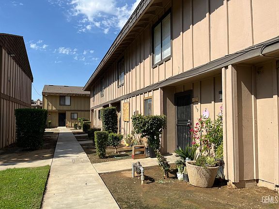 3rd image of 1221 N Peach Ave APT 159