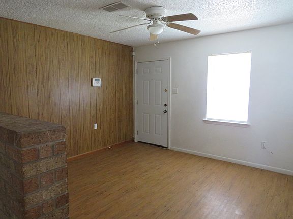 3rd image of 910 Dryden Ave #B
