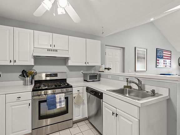 3rd image of 324 Tilden Commons Ln #324