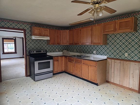 3rd image of 502 S Main St
