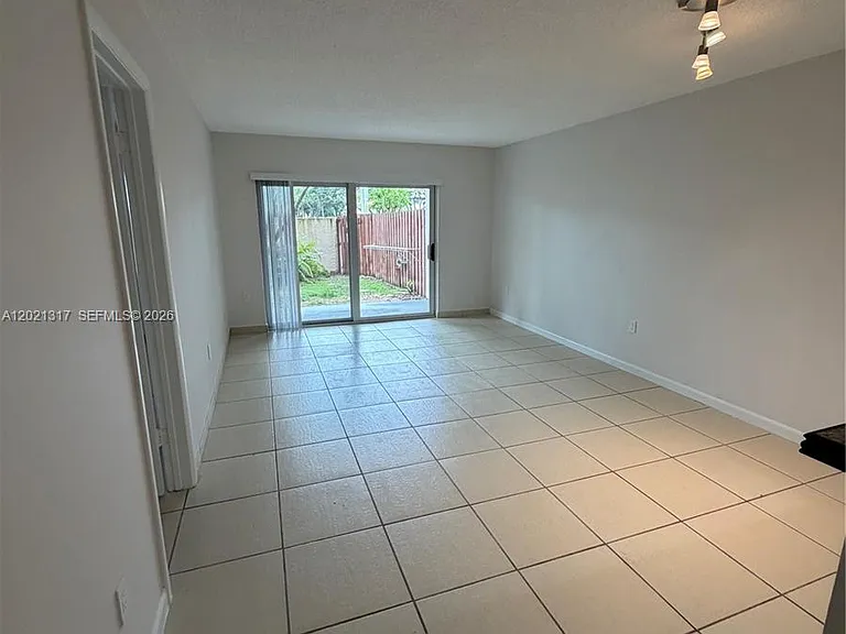 11201 SW 88th St #102A — Photo 3