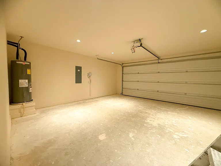 106 Kirkland St — Photo 8