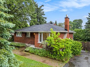 20 Newhaven St, Ottawa, ON K2G 0X5