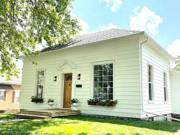 520 8th St, Rockwell City, IA 50579