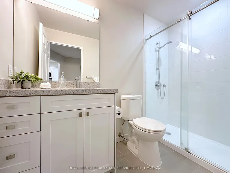 17 Brookbanks Dr #104 — Photo 13