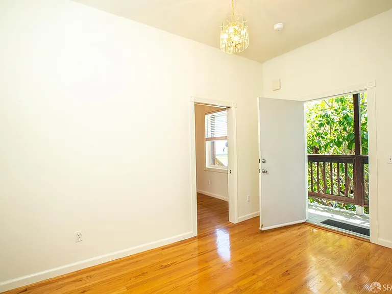1331 York St — Photo 1