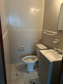 407 Broadway Blvd — Photo 3