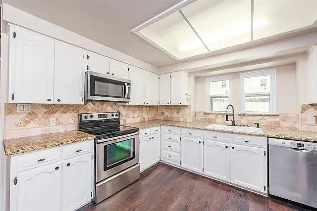 2800 Wildplum Dr — Photo 5