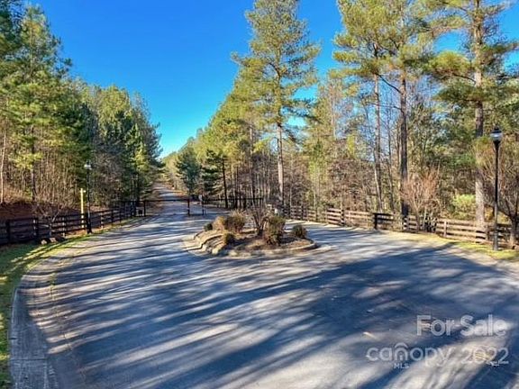 3rd image of 1229 Boardwalk Dr