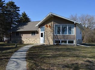 3664 E County Line Rd, Oak Creek, WI 53154