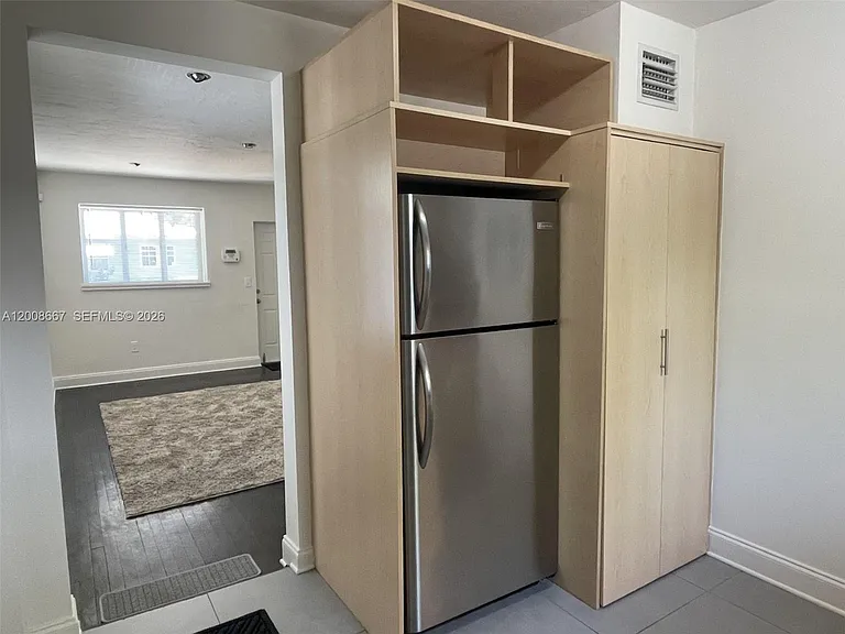 502 NE 70th St #1 — Photo 4