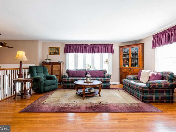 5th image of 9 Severn Dr