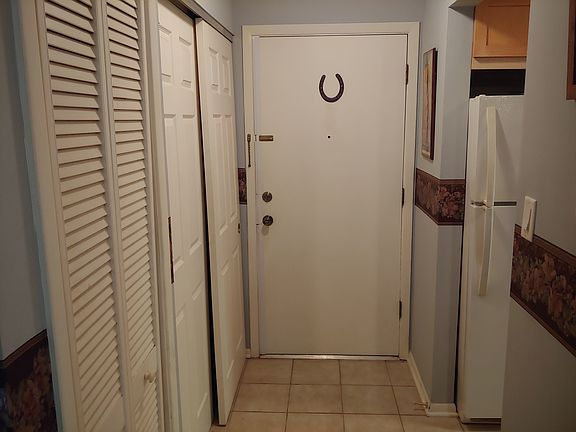 5th image of 12720 Carriage Ln APT G1