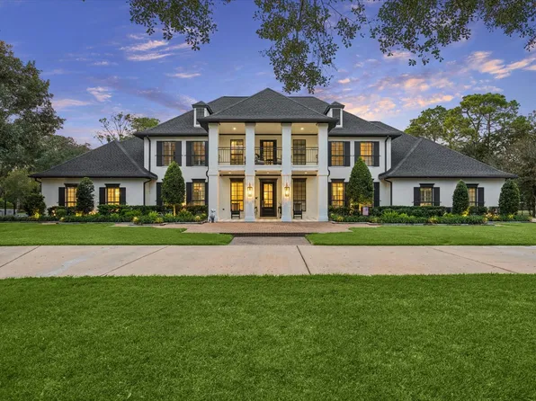 704 Tall Pines Dr, Friendswood, TX 77546