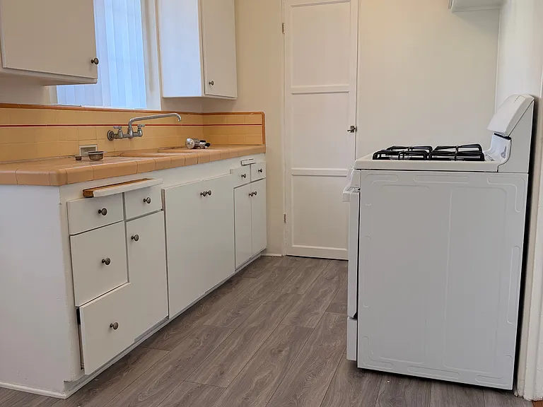 121 E Garfield Ave #121 — Photo 4