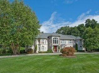 42 Sunflower Dr, Upper Saddle River, NJ 07458