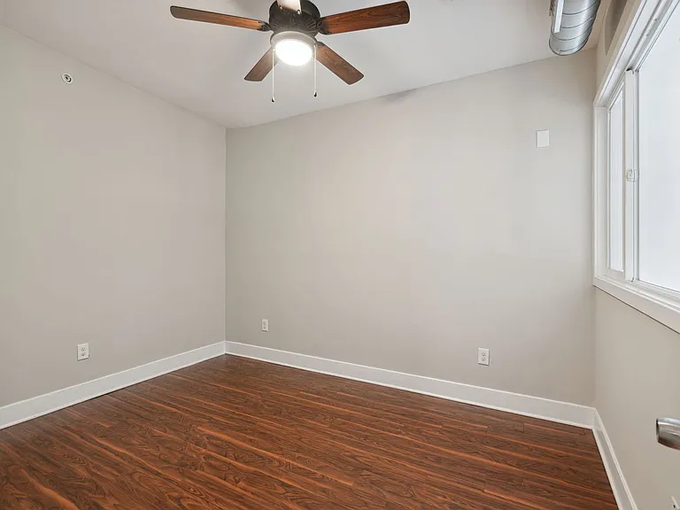 2001 Spring Garden St #305 — Photo 23