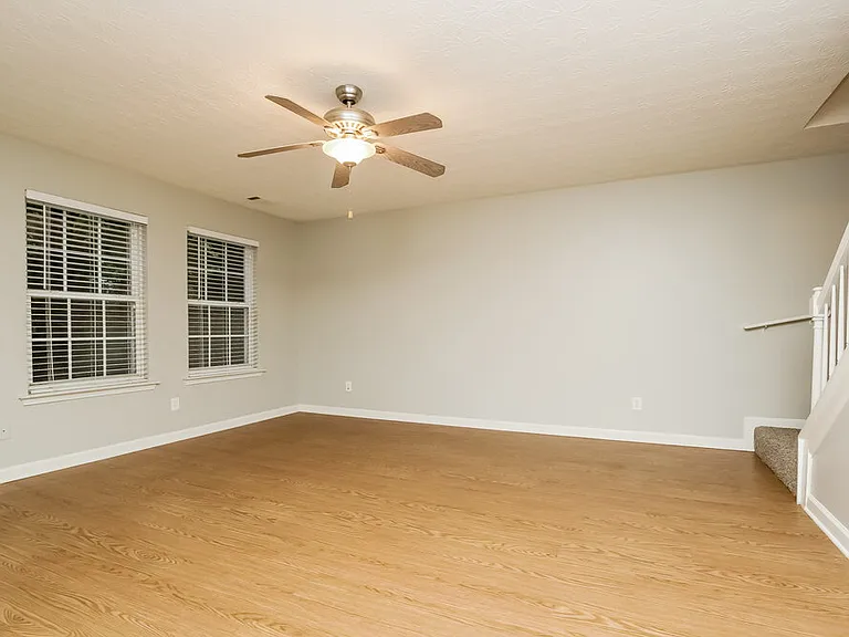 340 Meadows Ln — Photo 4