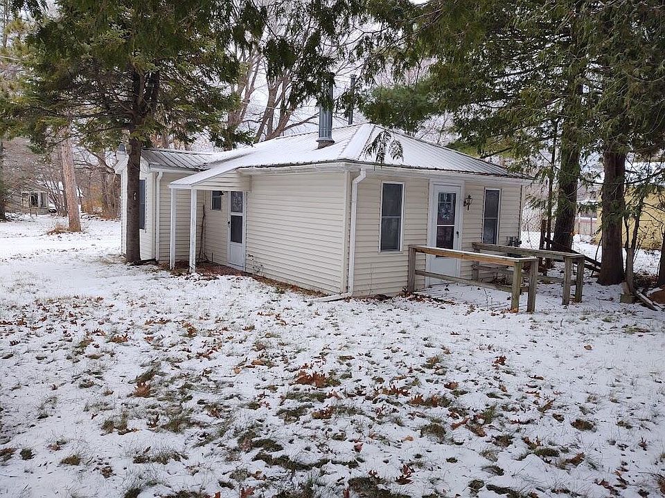 1st image of 1070 Larke Ave