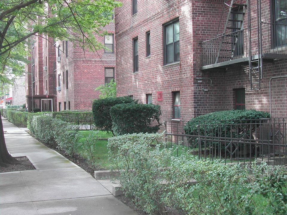 2nd image of 40 E 43rd St APT 2C
