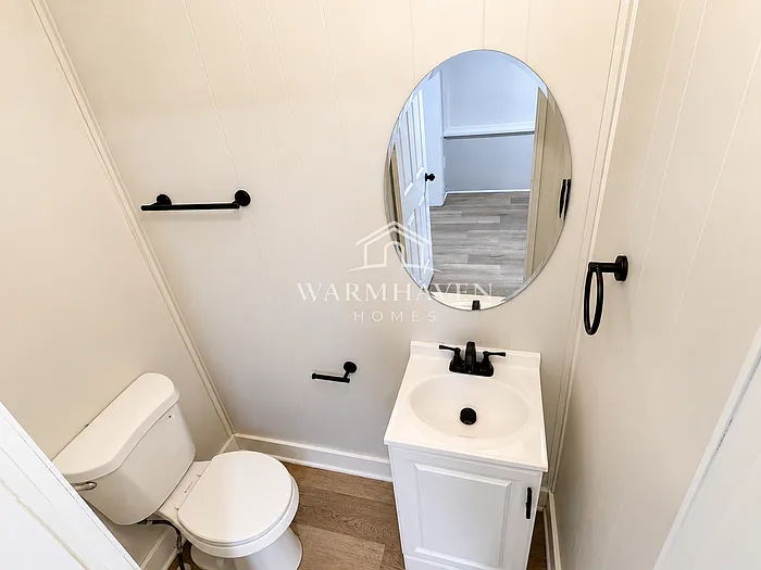 1263 W Waterloo Rd — Photo 3