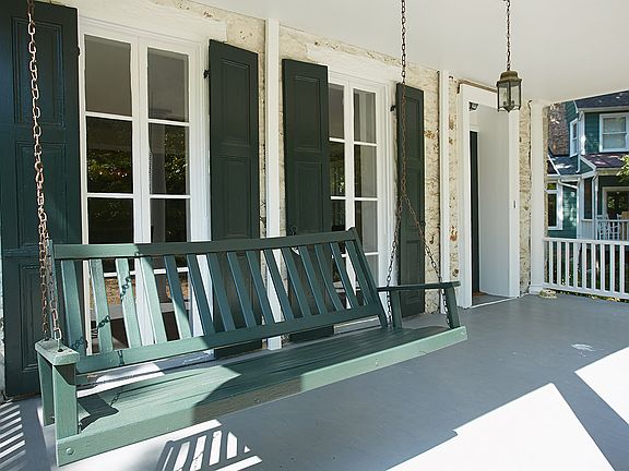 3rd image of 44 Wellesley Cir