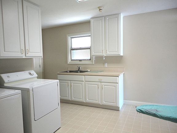 Laundry / Mud Room