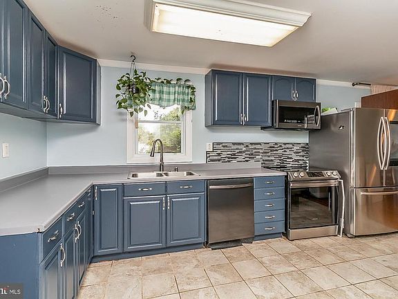 5th image of 2105 Bayberry Rd