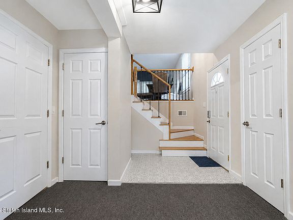 5th image of 311 Green Valley Rd