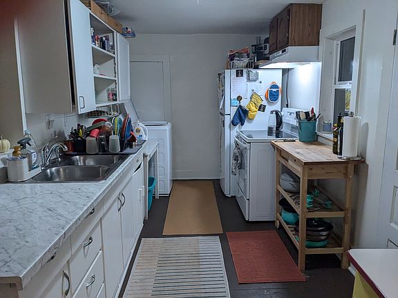 Spacious kitchen with lots of extra storage for dishes and pantry items