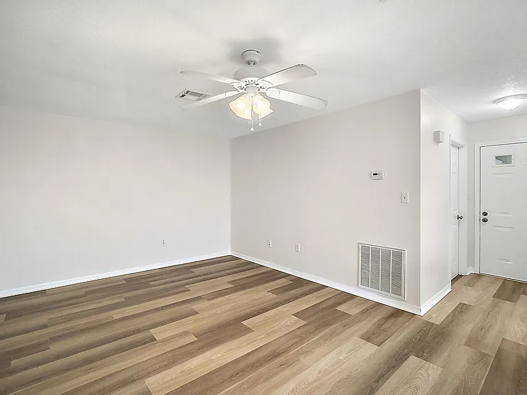 202 Fernwood St #1 — Photo 9