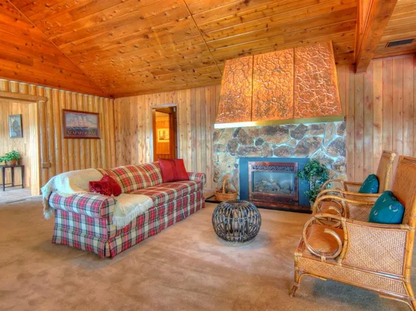 179 Bella Bella Dr, Fox Island, WA 98333