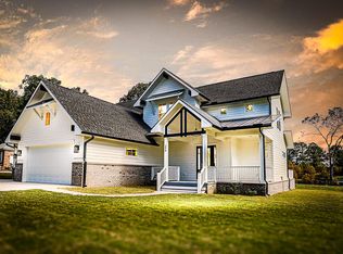 256 Plantation Dr, Manning, SC 29102