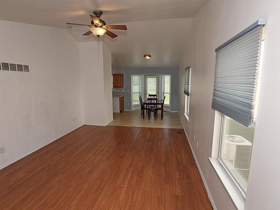 3rd image of 35 Jost Villa Dr
