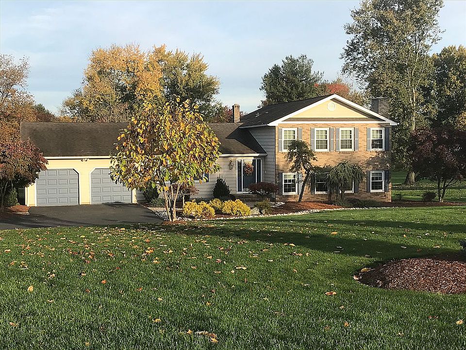 1st image of 25 Horseshoe Dr
