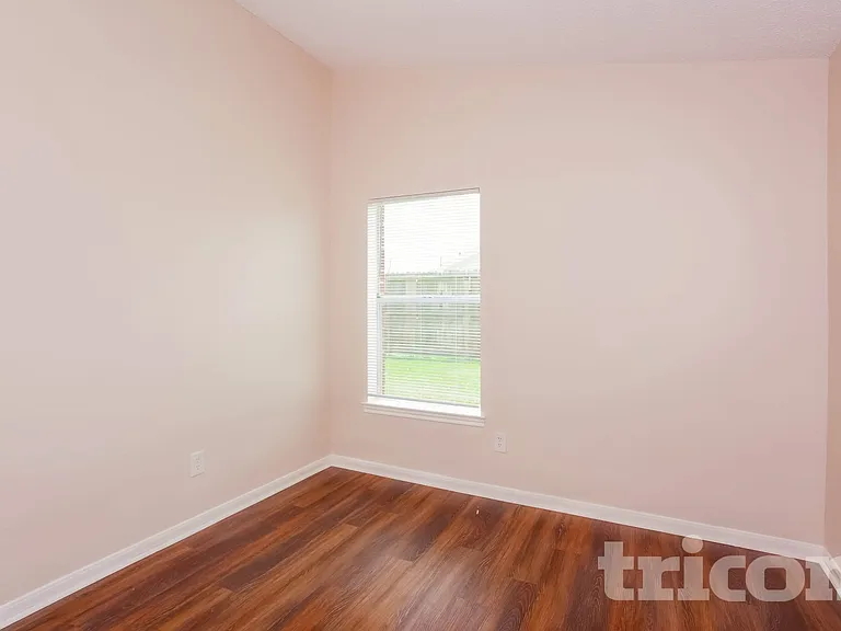 3103 Kelling St — Photo 9