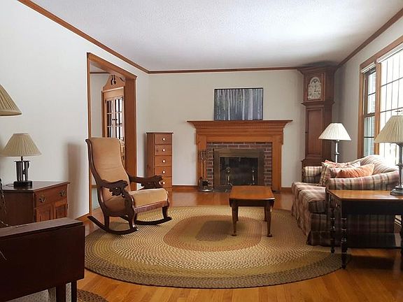 2nd image of 19 Brunnell Dr