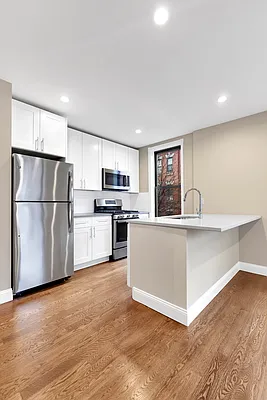 Rented by Cooper & Cooper Real Estate | media 18