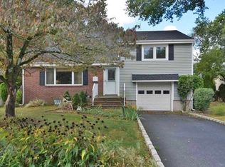 30 Westervelt Pl, Cresskill, NJ 07626