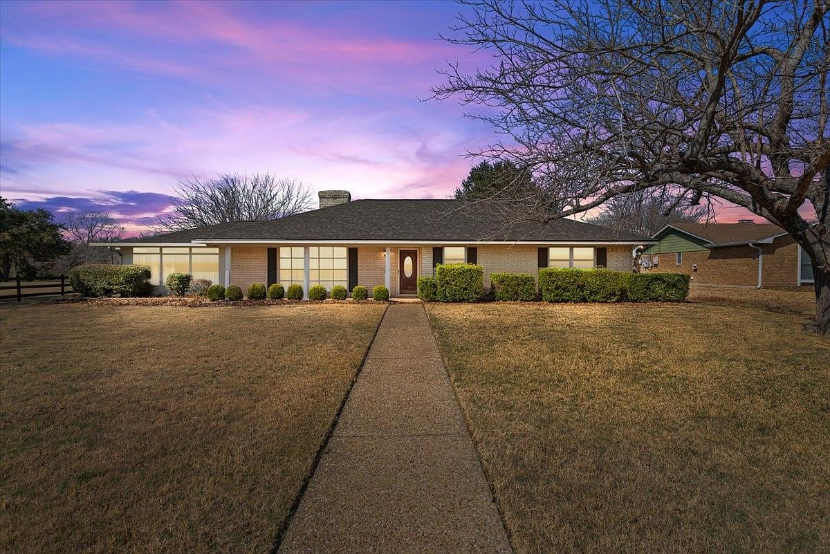 9313 Tree Lake Dr