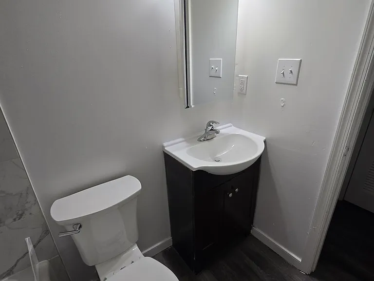 1249 Nelson St #D — Photo 9