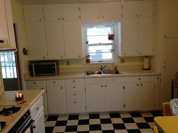 5th image of 1018 S Lutz St