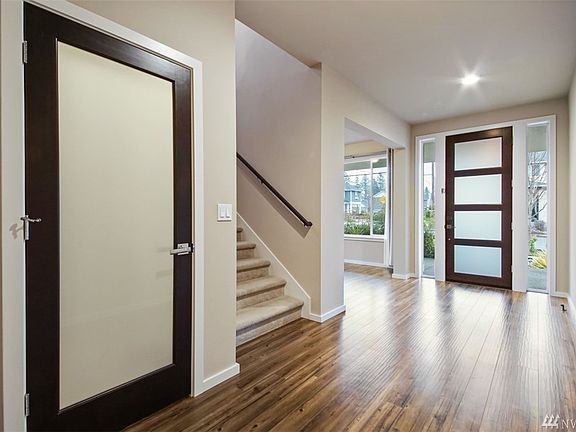 4th image of 898 SE 11th St