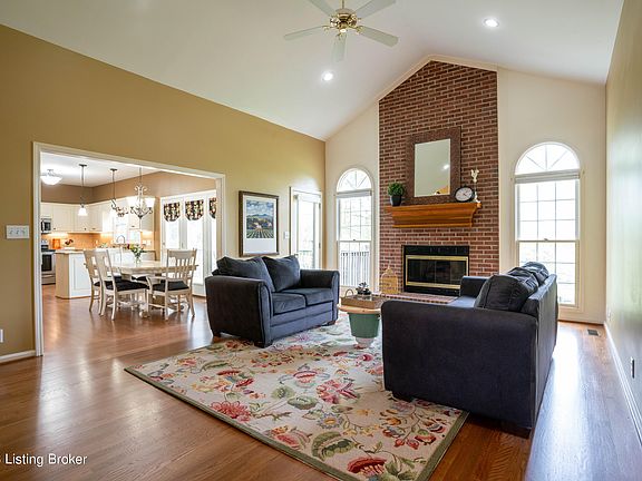 5th image of 104 Plantation Dr